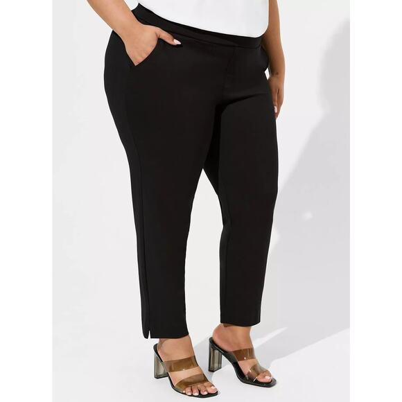 Torrid Pull-On Relaxed Taper Studio Luxe Ponte High-Rise Pant Black Sz 2R Office - Picture 2 of 9